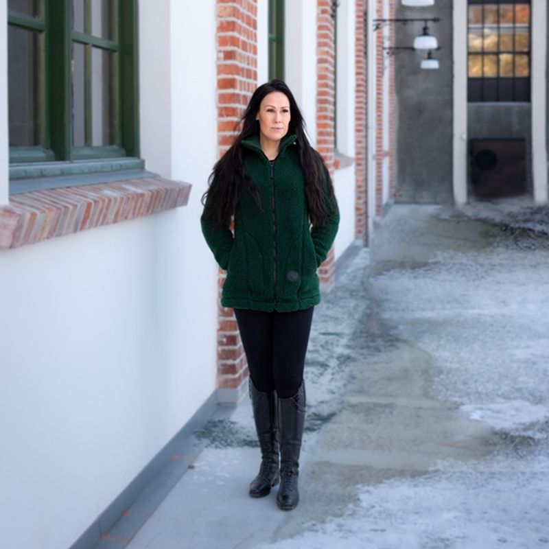 Frida ulljakke lang damemodell 100% ull