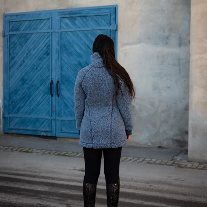 Frida ulljakke lang damemodell 100% ull